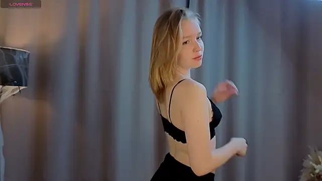 VinnieSerrano online show from November 6, 1:04 pm