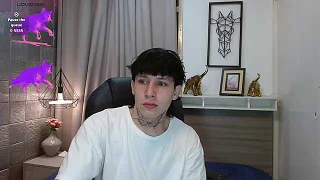 Iantwink18 online show from October 28, 2:49 pm