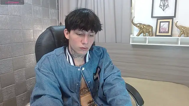 Iantwink18 online show from November 9, 9:08 pm