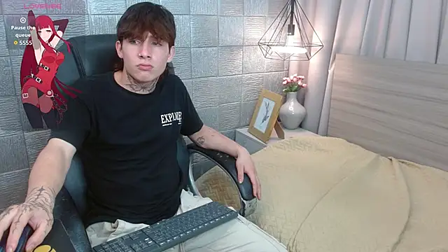 Iantwink18 online show from September 14, 8:20 pm