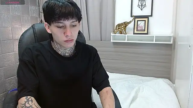 Iantwink18 online show from February 12, 11:32 am