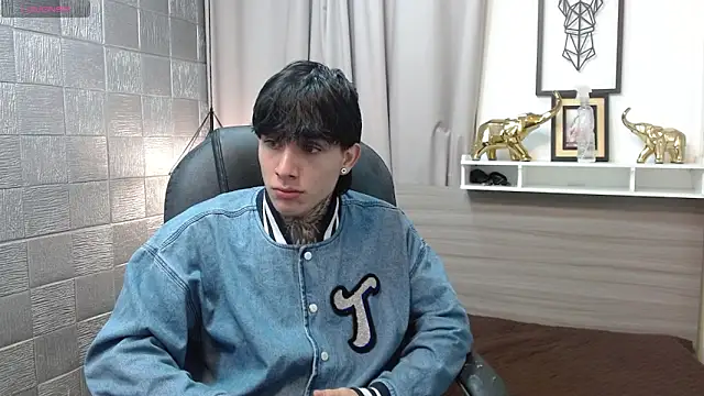 Iantwink18 online show from February 24, 7:37 pm