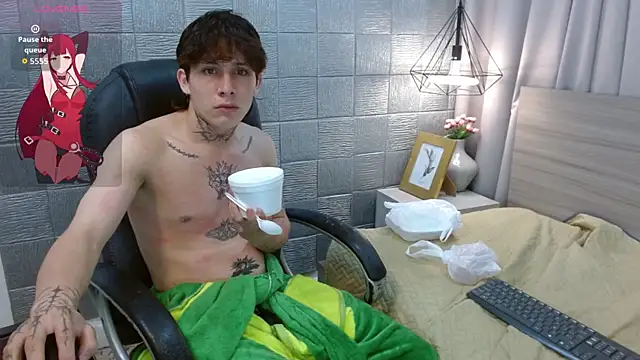Iantwink18 online show from September 17, 5:15 pm