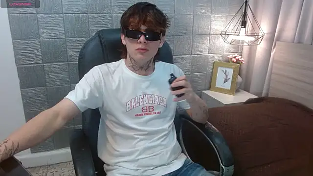 Iantwink18 online show from September 24, 2:56 pm