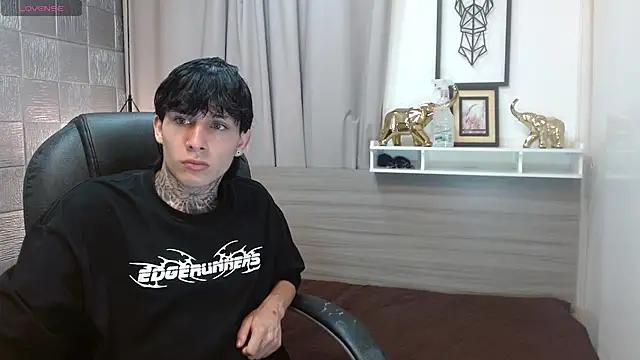 Iantwink18 online show from February 27, 2:12 am