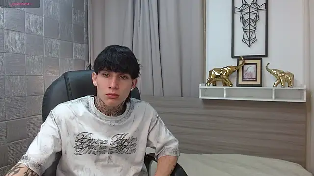 Iantwink18 online show from February 17, 12:30 am