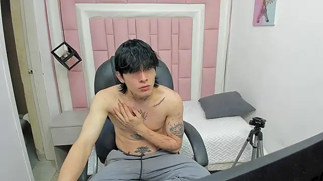 Iantwink18 online show from October 9, 8:37 am