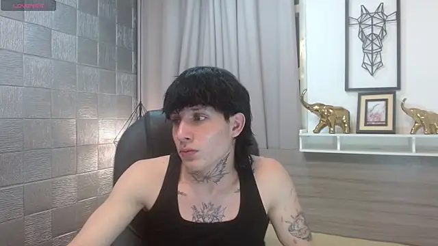 Iantwink18 online show from November 9, 7:45 am