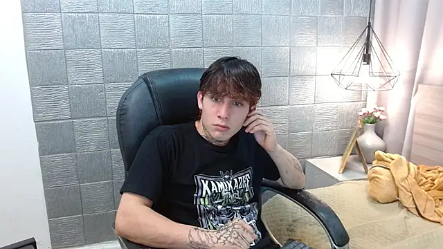 Iantwink18 online show from September 19, 8:24 pm