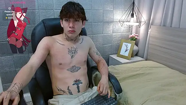Iantwink18 online show from September 18, 5:32 am