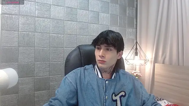 Iantwink18 online show from November 25, 9:59 pm