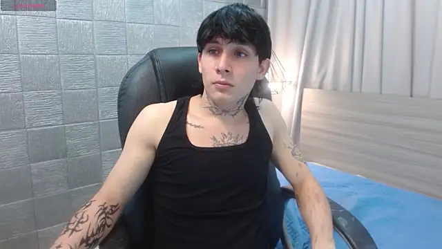 Iantwink18 online show from November 21, 7:35 pm