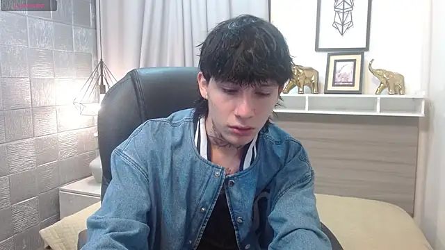 Iantwink18 online show from November 8, 7:39 pm