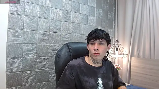 Iantwink18 online show from November 4, 1:48 pm