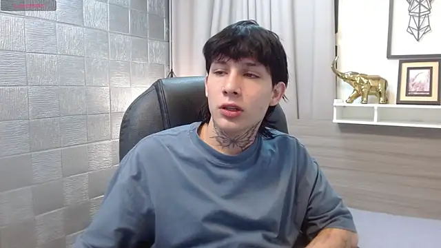 Iantwink18 online show from November 14, 3:32 am