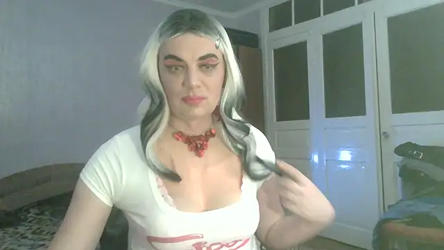 NiraFrost online show from March 4, 5:21 pm