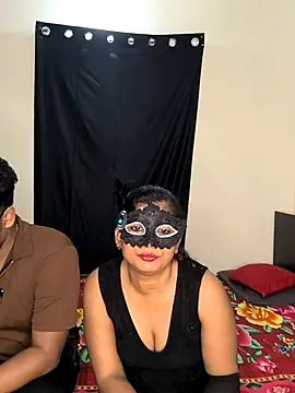 Snapshot of Family02 chatting on November 1, 4:45 pm Family02 online show from November 1, 4:45 pm