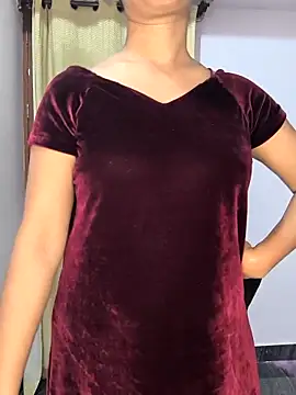 Family02 online show from February 9, 5:00 pm