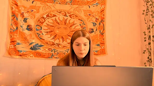 AliceCUNTach online show from April 8, 5:09 am