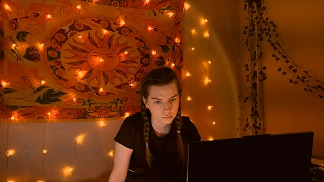 AliceCUNTach online show from February 4, 5:02 am