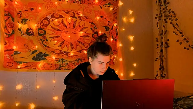 AliceCUNTach online show from February 8, 5:05 am