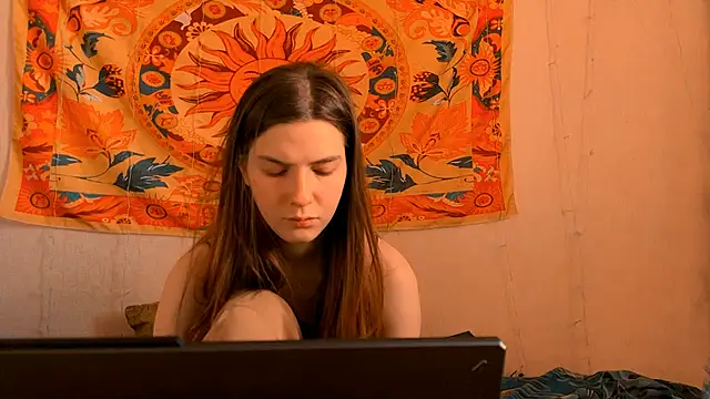 AliceCUNTach online show from March 18, 5:10 am