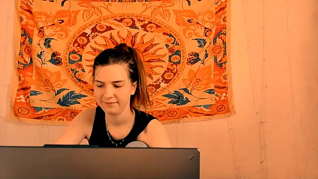 AliceCUNTach online show from March 26, 5:06 am