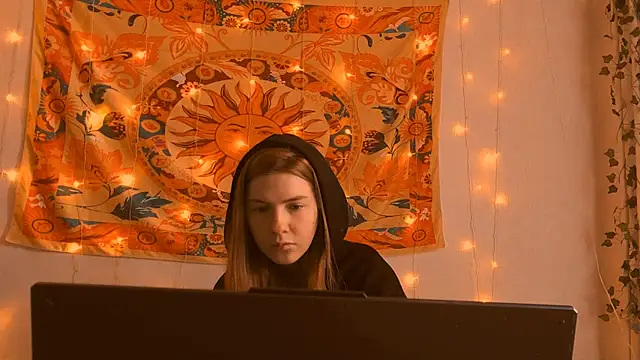 AliceCUNTach online show from April 11, 5:04 am