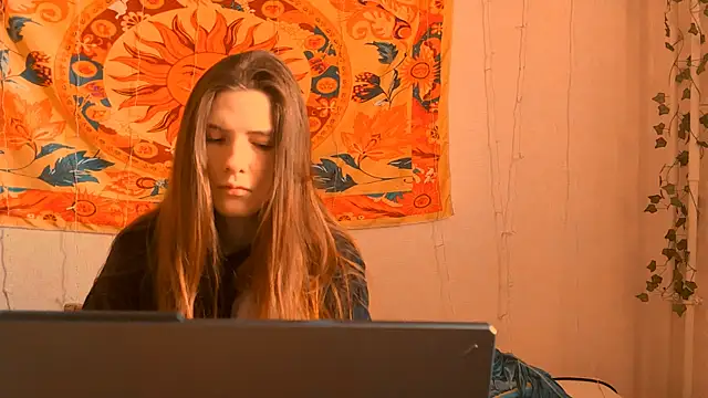 AliceCUNTach online show from March 22, 5:10 am