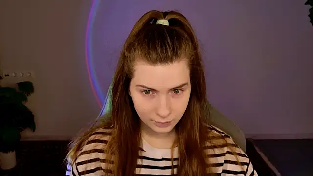 AliceCUNTach online show from December 18, 5:12 am