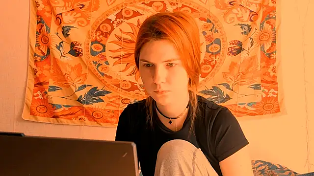 Snapshot of AliceCUNTach chatting on July 18, 5:05 am AliceCUNTach online show from July 18, 5:05 am