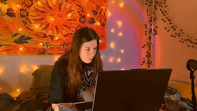 AliceCUNTach online show from February 11, 5:07 am