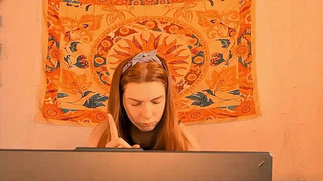 AliceCUNTach online show from March 30, 5:09 am