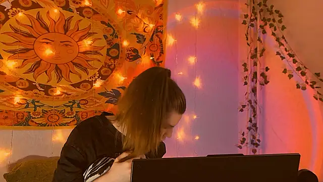 AliceCUNTach online show from February 13, 5:07 am