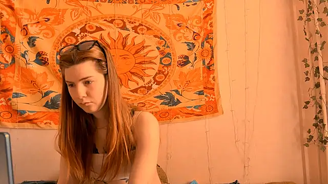 AliceCUNTach online show from April 22, 5:03 am