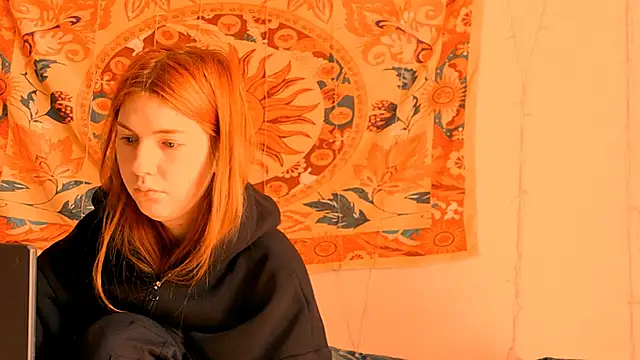 Snapshot of AliceCUNTach chatting on June 28, 5:03 am AliceCUNTach online show from June 28, 5:03 am