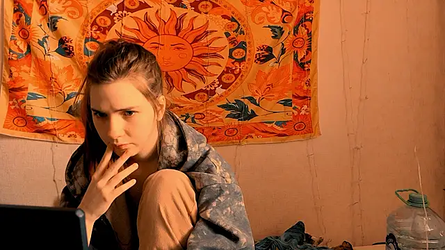 AliceCUNTach online show from March 20, 5:19 am