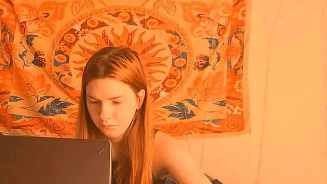 Snapshot of AliceCUNTach chatting on June 11, 5:04 am AliceCUNTach online show from June 11, 5:04 am
