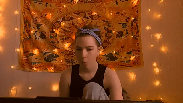 AliceCUNTach online show from April 3, 5:03 am