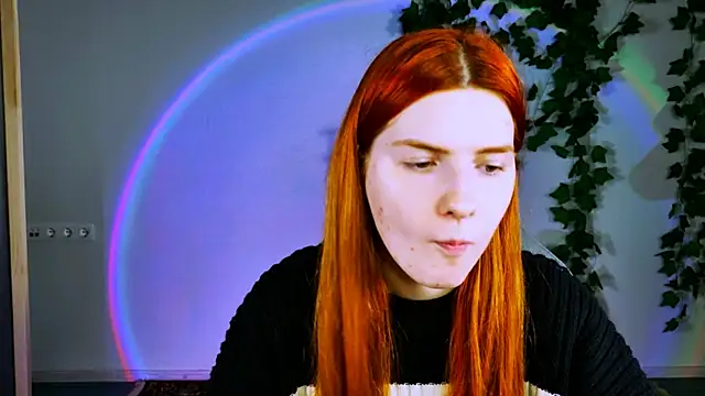 Snapshot of AliceCUNTach chatting on June 25, 5:05 am AliceCUNTach online show from June 25, 5:05 am