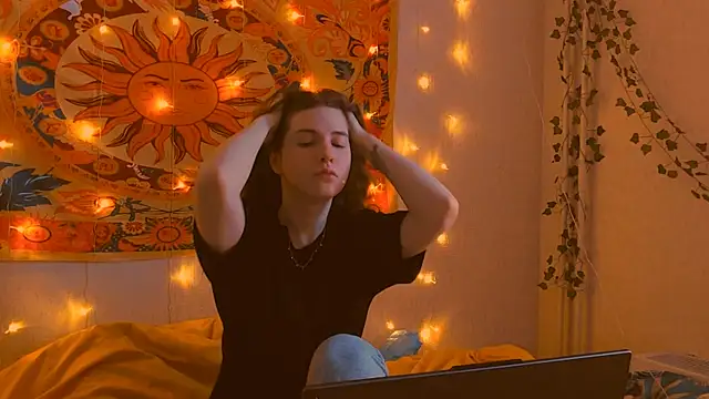 AliceCUNTach online show from February 25, 5:07 am