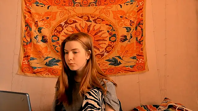 AliceCUNTach online show from April 5, 5:03 am