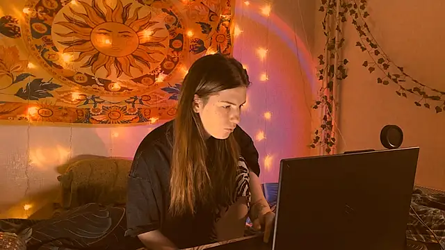 AliceCUNTach online show from February 12, 5:07 am