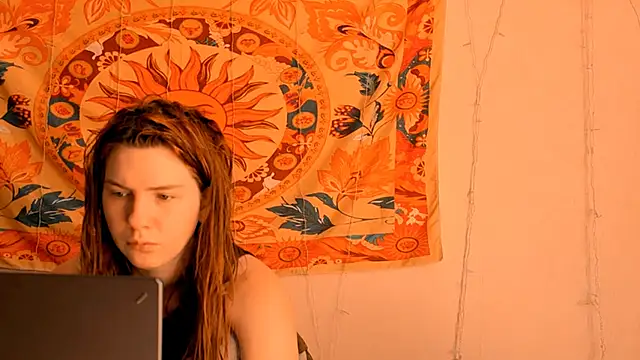 Snapshot of AliceCUNTach chatting on June 6, 5:12 am AliceCUNTach online show from June 6, 5:12 am