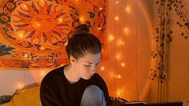 AliceCUNTach online show from March 3, 5:03 am