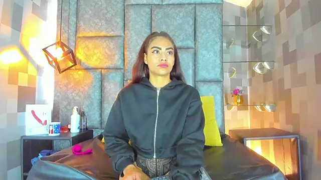 Snapshot of Emily_Mitchell chatting on January 7, 6:46 pm Emily Mitchell online show from January 7, 6:46 pm