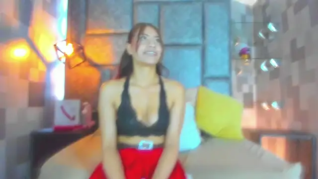 Snapshot of Emily_Mitchell chatting on December 14, 1:06 pm Emily Mitchell online show from December 14, 1:06 pm