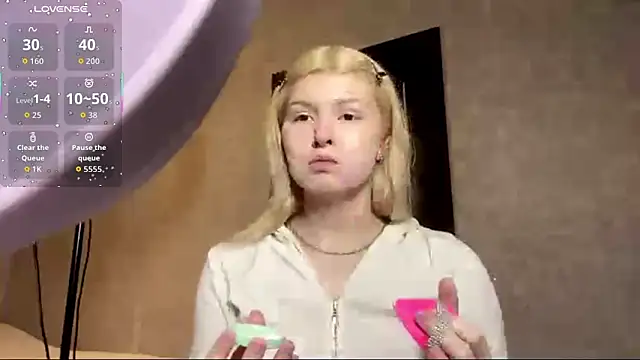 ShontaWasilko online show from March 4, 7:43 pm