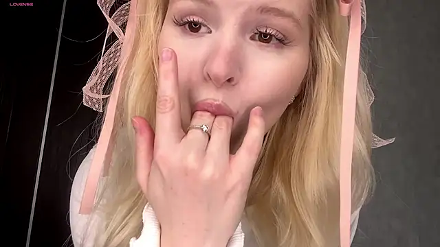 Snapshot of ShontaWasilko chatting on February 22, 9:49 pm ShontaWasilko online show from February 22, 9:49 pm