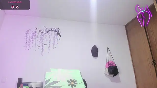 lustlunna online show from May 31, 2:06 am